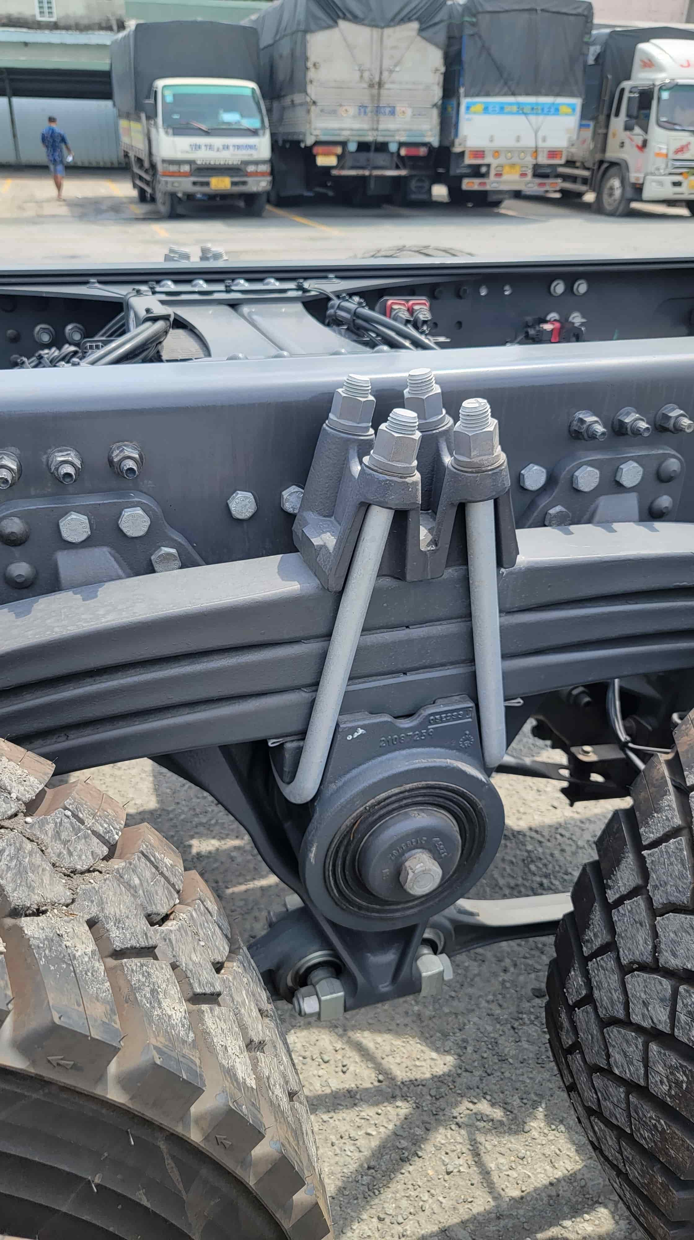 Xe tải Volvo 4 chân